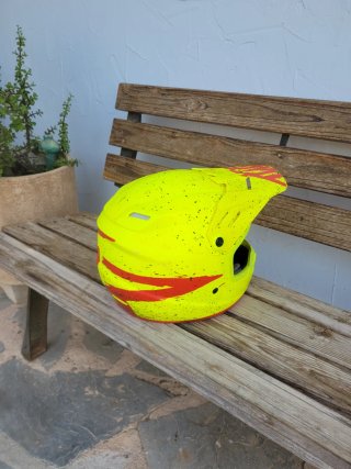 Casco Cross/Enduro AIROH TWIST Amarillo Flúor