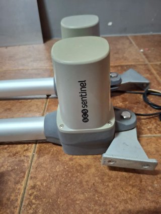 Kit brazos hidr. + centralita Sentinel