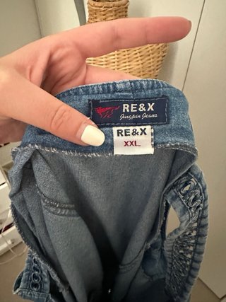 Vestito in denim con bottoni