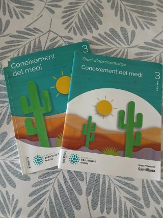 Libro santillana Coneixement de Medi 3 primaria .