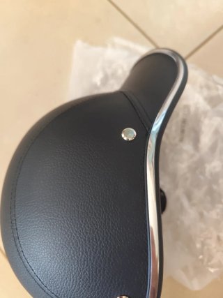 Casco nero per scooter, monopattino, bici