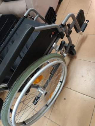 Silla de ruedas manual B+B talla 42