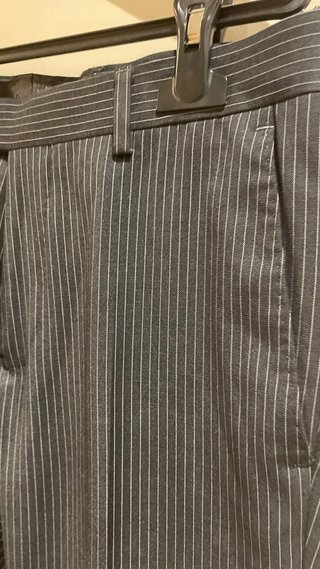 Traje SuitsInc Gris Rayas
