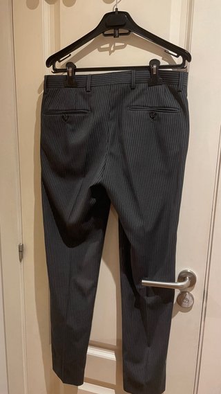 Traje SuitsInc Gris Rayas
