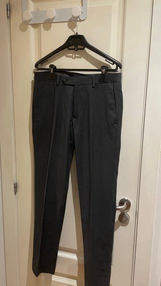 Traje SuitsInc Gris Rayas