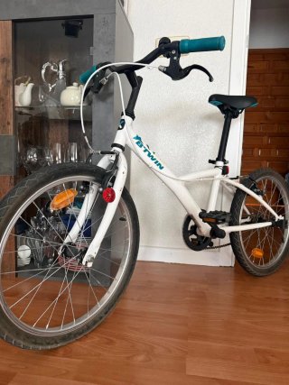 Bicicleta infantil Btwin blanca