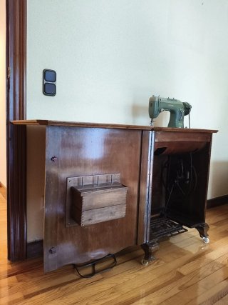 Mueble auxiliar madera antiguo