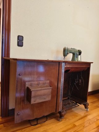 Mueble auxiliar madera antiguo