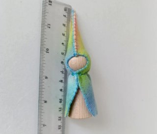 Gnomo nanetto Waldorf Arcobaleno lana e legno