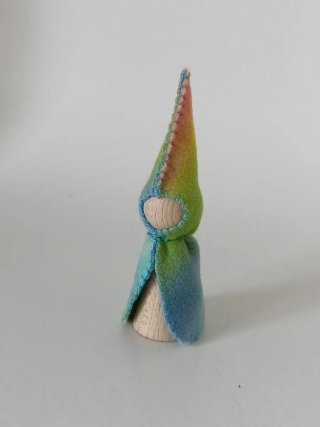 Gnomo nanetto Waldorf Arcobaleno lana e legno
