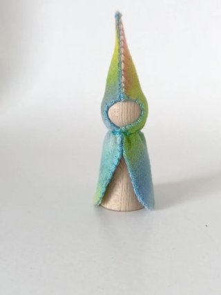 Gnomo nanetto Waldorf Arcobaleno lana e legno