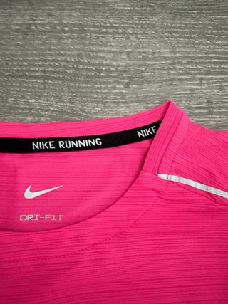 Conjunto Nike Miler Rosa Corto