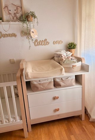 Cuna y cómoda cambiador IKEA ÄLSKVÄRD
