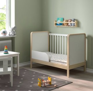 Cuna y cómoda cambiador IKEA ÄLSKVÄRD