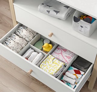 Cuna y cómoda cambiador IKEA ÄLSKVÄRD