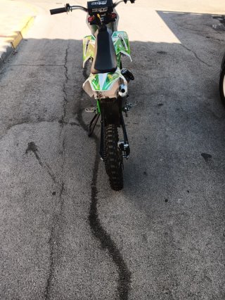 Moto infantil cross verde y blanca