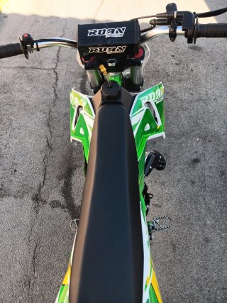 Moto infantil cross verde y blanca