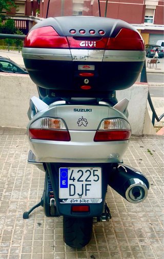 Suzuki AN 650 Executive Maxi Scooter Gris