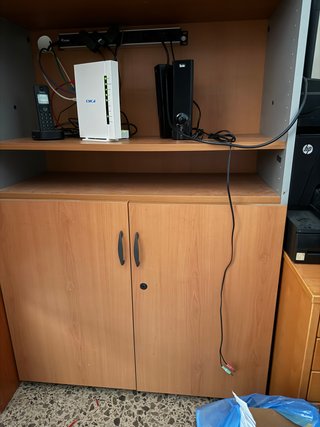 Mueble de oficina/comedor marrón