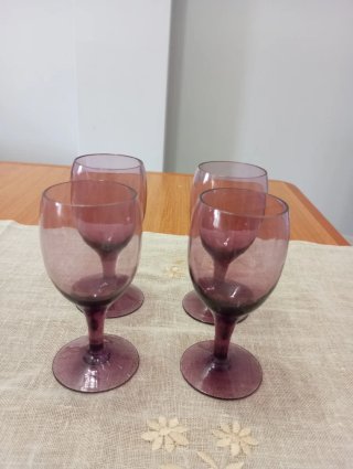 Copas de vino Borgoña moradas - Set de 4