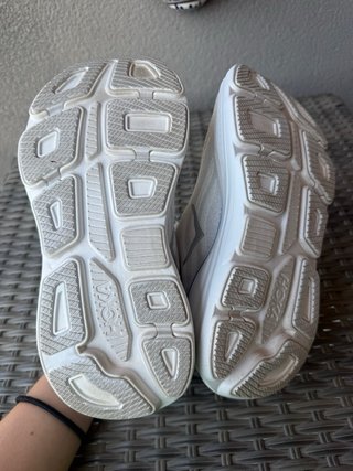 Zapatillas Hoka Bondi 9 Blancas y Moradas