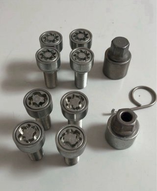 Tornillos antirrobo VW GOLF TIGUAN CADDY SHARAN Q7