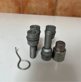 Tornillos antirrobo VW GOLF TIGUAN CADDY SHARAN Q7