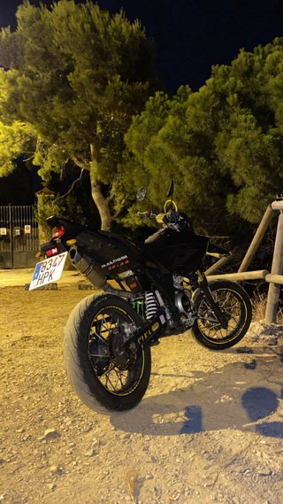 Yamaha WR 125 Supermotard Negra y Amarilla