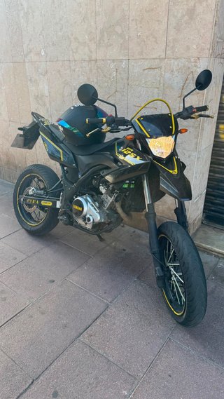 Yamaha WR 125 Supermotard Negra y Amarilla