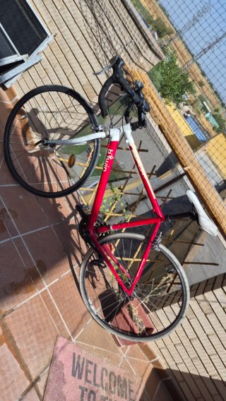 Bicicleta de carretera Btwin Roja
