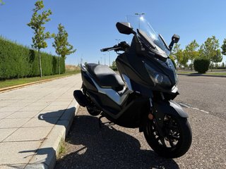 Sym Cruisym 125cc Maxi Scooter Negra/Plata