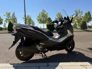 Sym Cruisym 125cc Maxi Scooter Negra/Plata