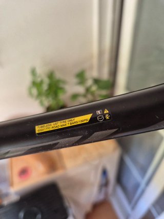 Rueda Mavic Ksyrium Pro UST Delantera - Despiece
