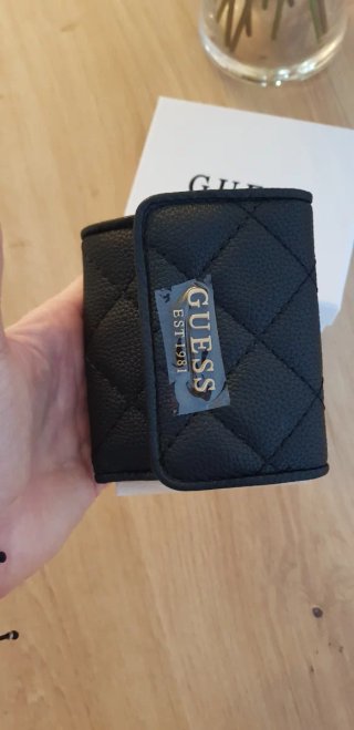 Cartera Guess