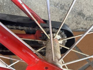 Bicicleta infantil roja