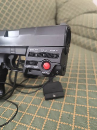 Pistola Light Blaster Logic 3 PS1/PS2