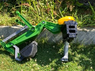 Tractor de pedales con pala y remolque