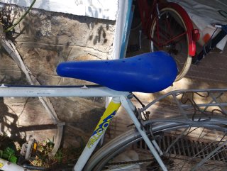 Bicicleta blanca antigua