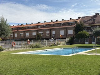 Casa adosada en venta en Villamediana de Iregua