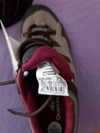 Botas de montaña Quechua marrones y rosas
