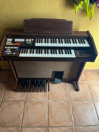 Órgano Electrónico Technics