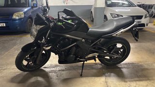 Kawasaki ER6N Negra Moto Naked