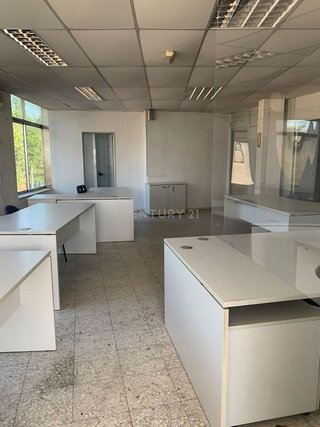 Nave industrial en alquiler en Tres Olivos - Valverde en Madrid