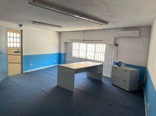 Nave industrial en alquiler en Tres Olivos - Valverde en Madrid