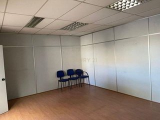 Nave industrial en alquiler en Tres Olivos - Valverde en Madrid