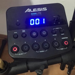 Batería Electrónica Alesis DMLite Kit