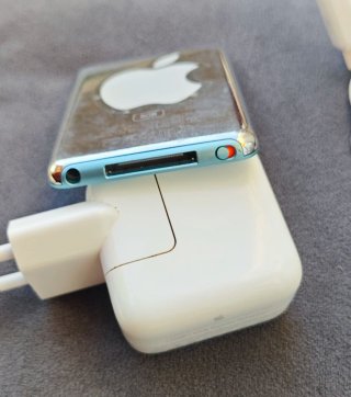 iPod Nano 3ª Gen 8GB + Cable y Cargador