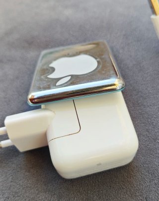 iPod Nano 3ª Gen 8GB + Cable y Cargador