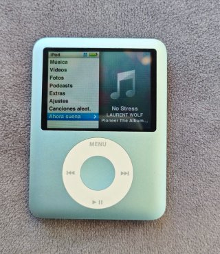 iPod Nano 3ª Gen 8GB + Cable y Cargador