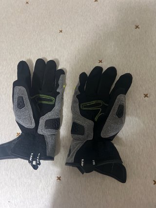 Guantes Revit Negros y Grises